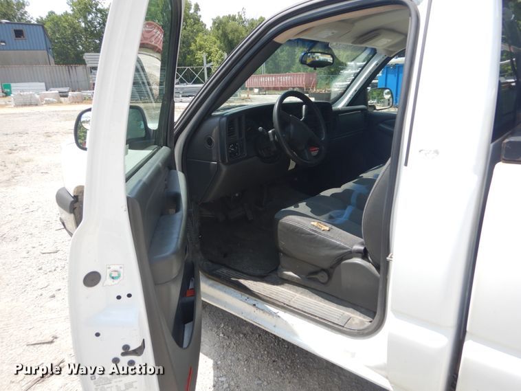 image for item JI9542 2005 Chevrolet Silverado 1500  pickup truck