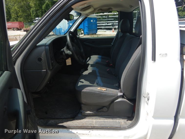 image for item JI9542 2005 Chevrolet Silverado 1500  pickup truck