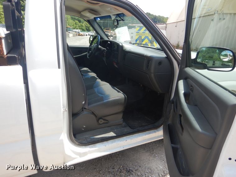 image for item JI9542 2005 Chevrolet Silverado 1500  pickup truck