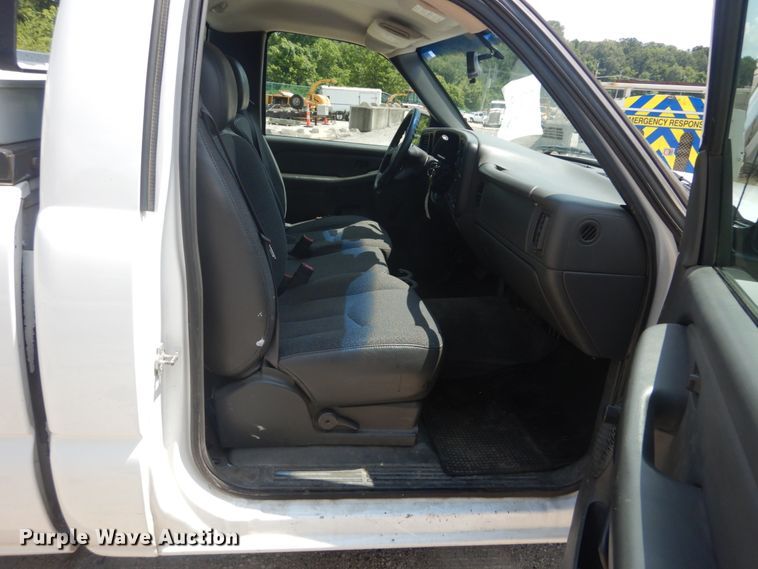 image for item JI9542 2005 Chevrolet Silverado 1500  pickup truck