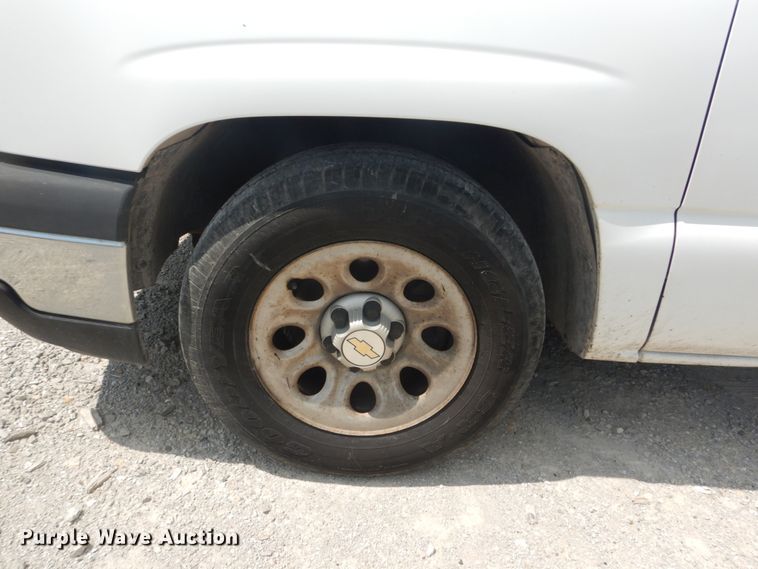 image for item JI9542 2005 Chevrolet Silverado 1500  pickup truck