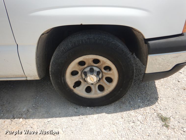 image for item JI9542 2005 Chevrolet Silverado 1500  pickup truck