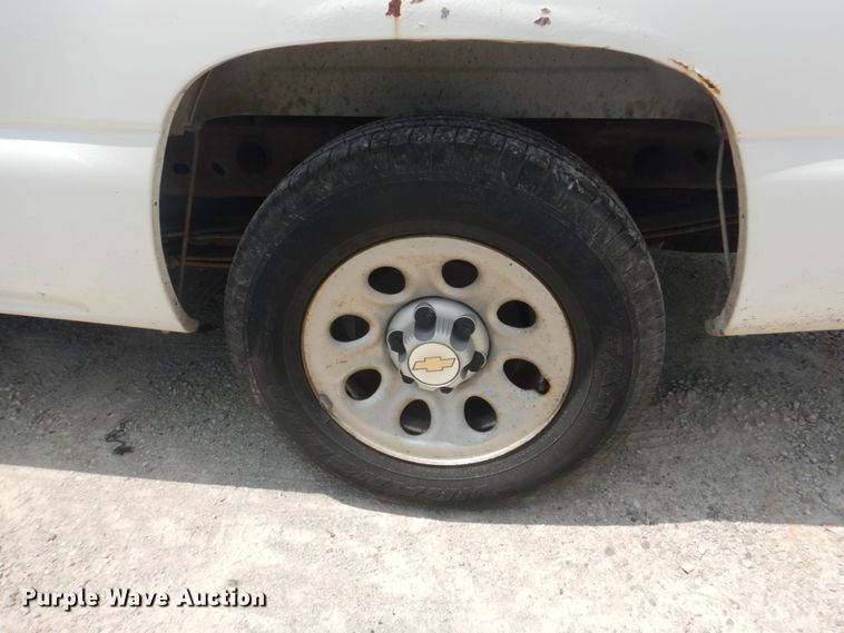 image for item JI9542 2005 Chevrolet Silverado 1500  pickup truck