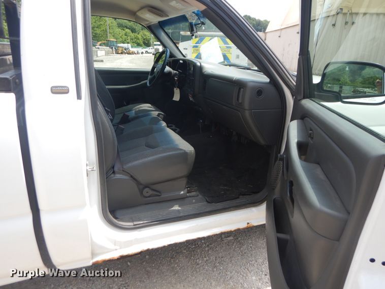 image for item JI9543 2005 Chevrolet Silverado 1500  pickup truck