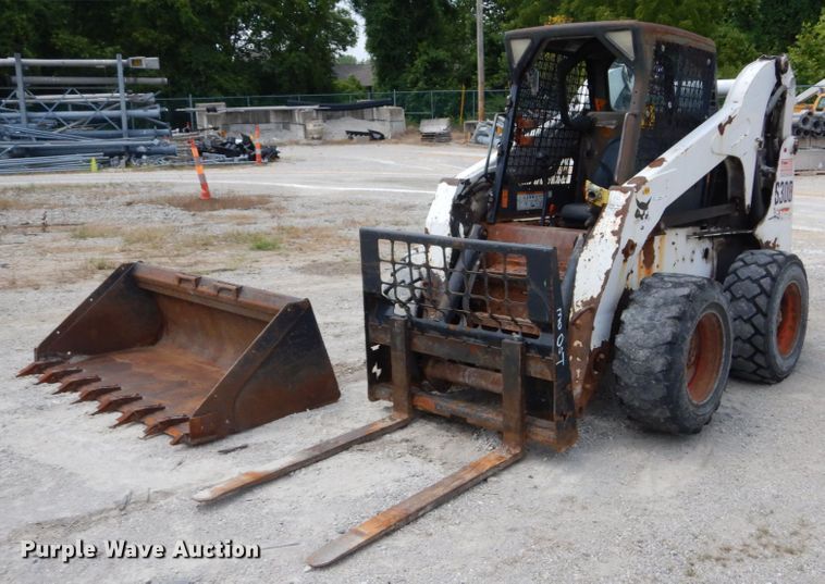 image for item JI9545 2009 Bobcat S300  skid steer loader