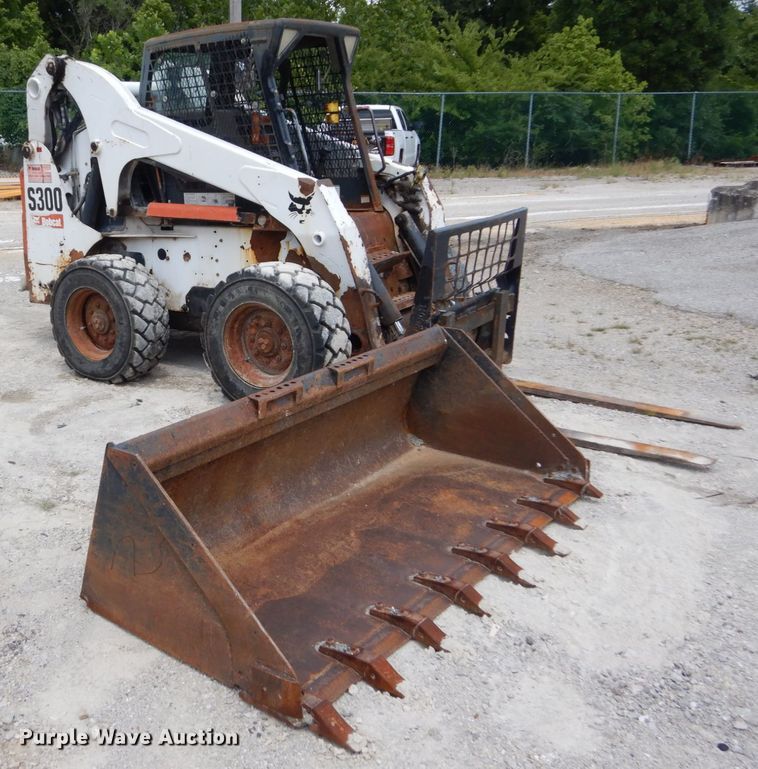 image for item JI9545 2009 Bobcat S300  skid steer loader