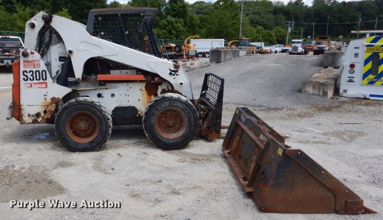 image for item JI9545 2009 Bobcat S300  skid steer loader