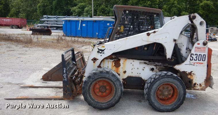 image for item JI9545 2009 Bobcat S300  skid steer loader