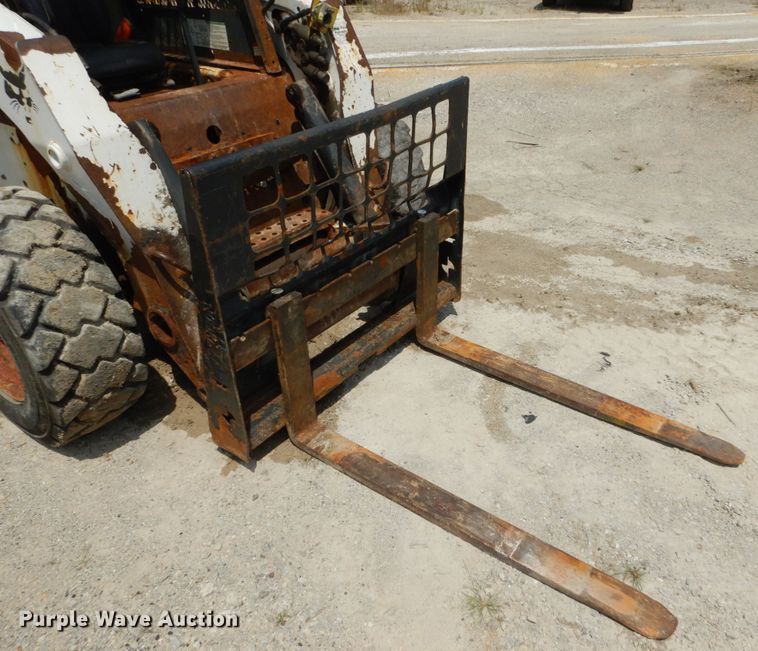 image for item JI9545 2009 Bobcat S300  skid steer loader