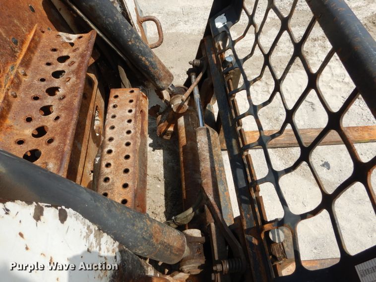 image for item JI9545 2009 Bobcat S300  skid steer loader