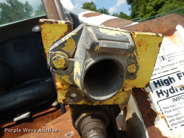 image for item JI9545 2009 Bobcat S300  skid steer loader