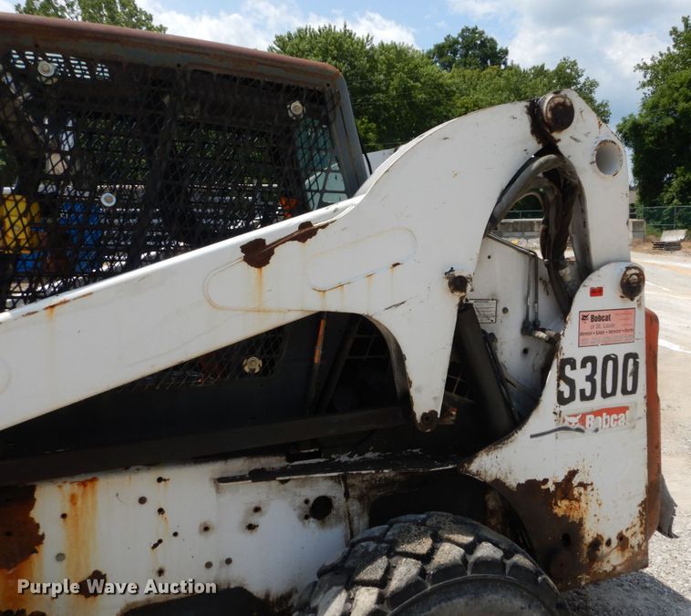 image for item JI9545 2009 Bobcat S300  skid steer loader