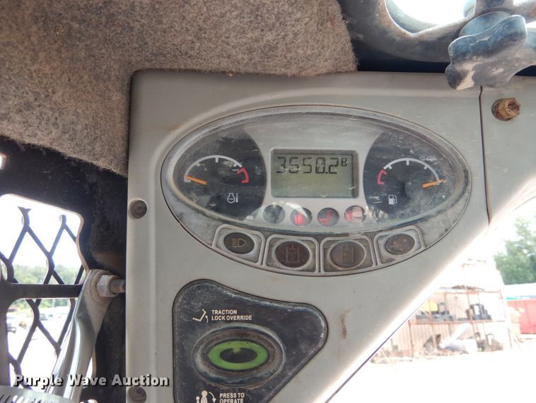 image for item JI9545 2009 Bobcat S300  skid steer loader