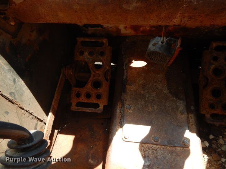 image for item JI9545 2009 Bobcat S300  skid steer loader