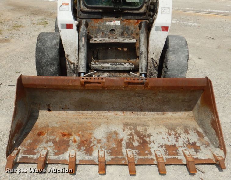 image for item JI9546 2009 Bobcat S300  skid steer loader