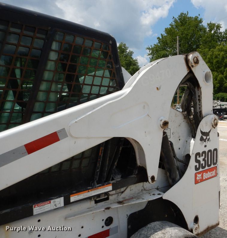 image for item JI9546 2009 Bobcat S300  skid steer loader