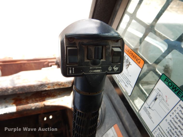 image for item JI9546 2009 Bobcat S300  skid steer loader