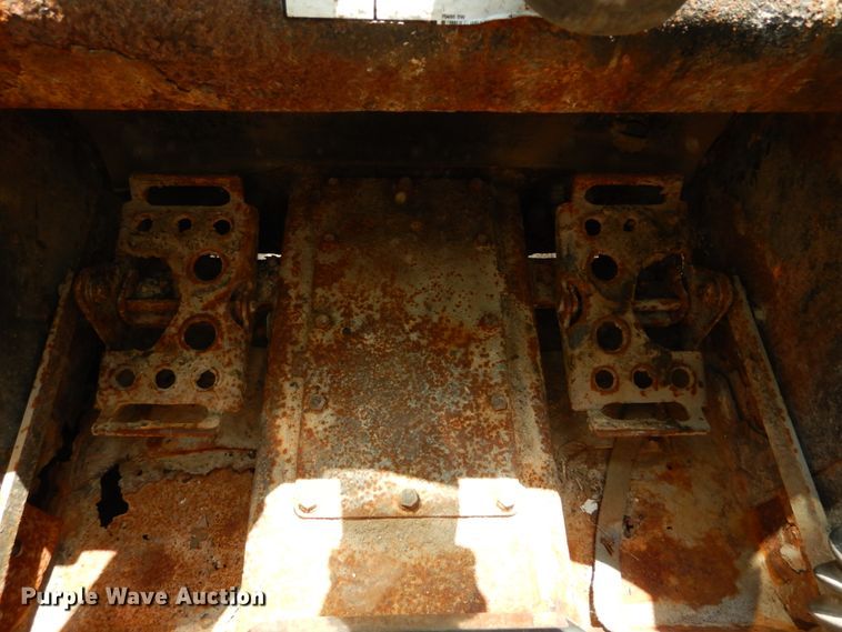 image for item JI9546 2009 Bobcat S300  skid steer loader