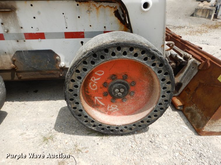 image for item JI9546 2009 Bobcat S300  skid steer loader