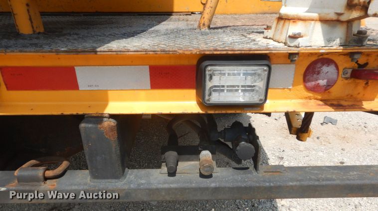 image for item JI9547 2004 Ford F550 Super Duty XL  SuperCab bucket truck