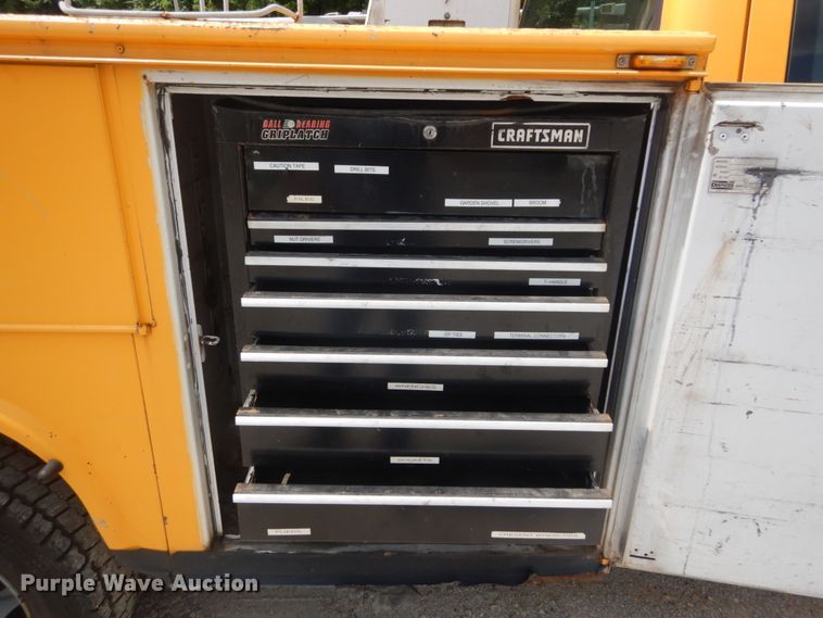 image for item JI9547 2004 Ford F550 Super Duty XL  SuperCab bucket truck