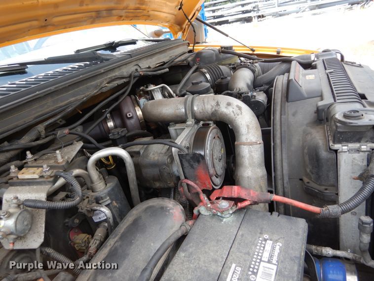 image for item JI9547 2004 Ford F550 Super Duty XL  SuperCab bucket truck