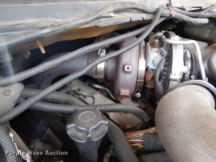 image for item JI9547 2004 Ford F550 Super Duty XL  SuperCab bucket truck