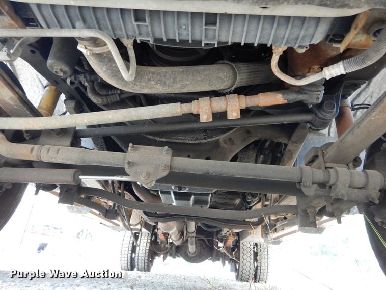 image for item JI9547 2004 Ford F550 Super Duty XL  SuperCab bucket truck