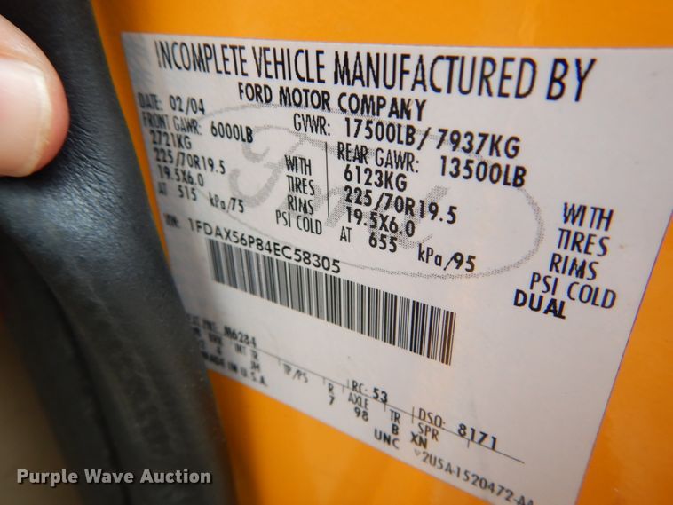 image for item JI9547 2004 Ford F550 Super Duty XL  SuperCab bucket truck