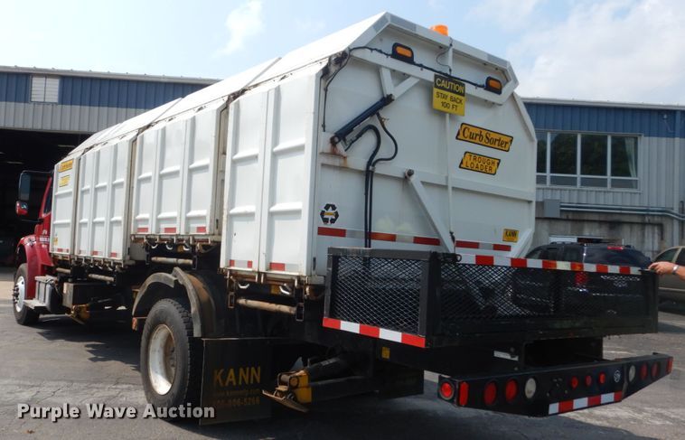 image for item JI9576 2015 Freightliner M2 106  refuse truck