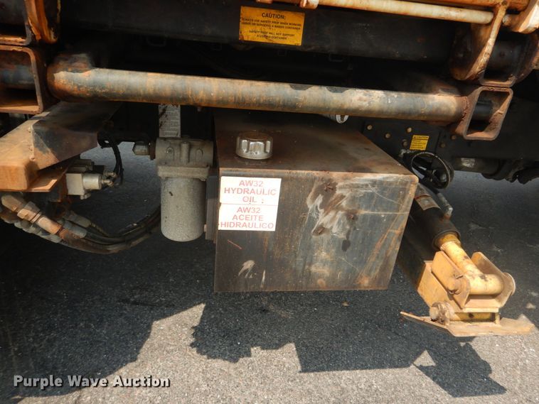 image for item JI9576 2015 Freightliner M2 106  refuse truck