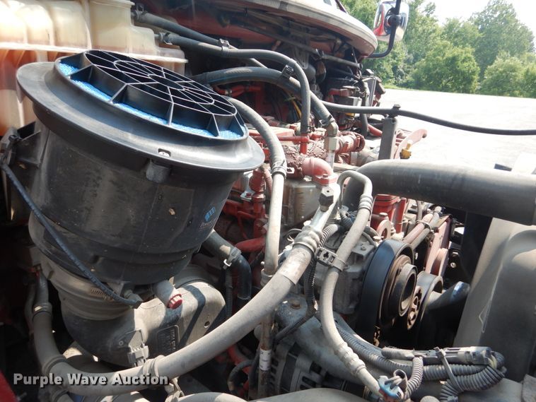 image for item JI9576 2015 Freightliner M2 106  refuse truck