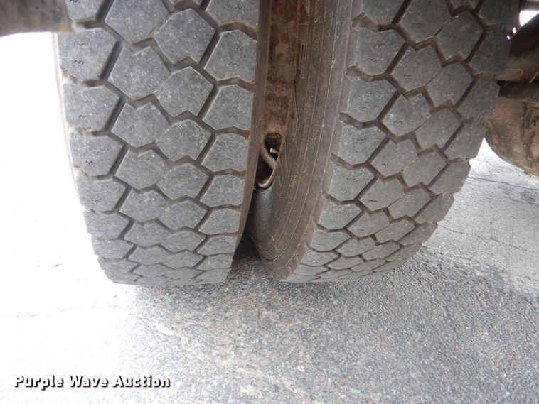 image for item JI9576 2015 Freightliner M2 106  refuse truck