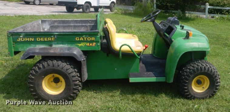 image for item JI9590 1997 John Deere Gator  utility vehicle