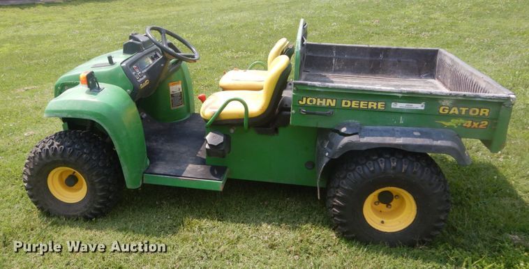 image for item JI9590 1997 John Deere Gator  utility vehicle