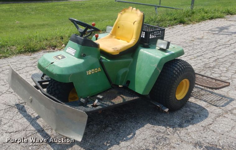 image for item JI9591 John Deere 1200A  bunker rake