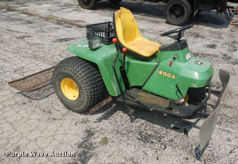 image for item JI9591 John Deere 1200A  bunker rake