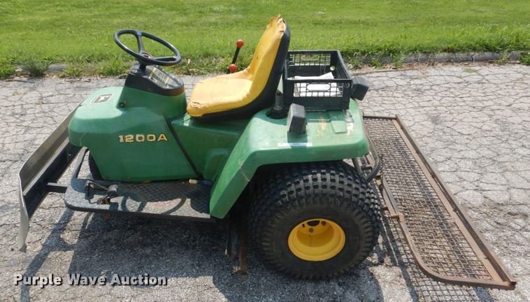 image for item JI9591 John Deere 1200A  bunker rake