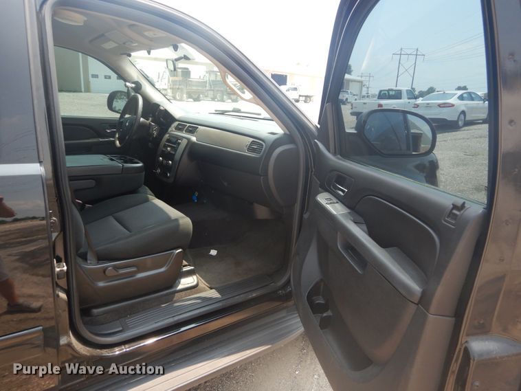 image for item JI9642 2010 Chevrolet Tahoe  SUV