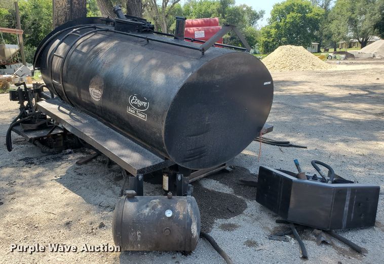 image for item JM9623 Entyre Black Topper  oil distributor tank bed