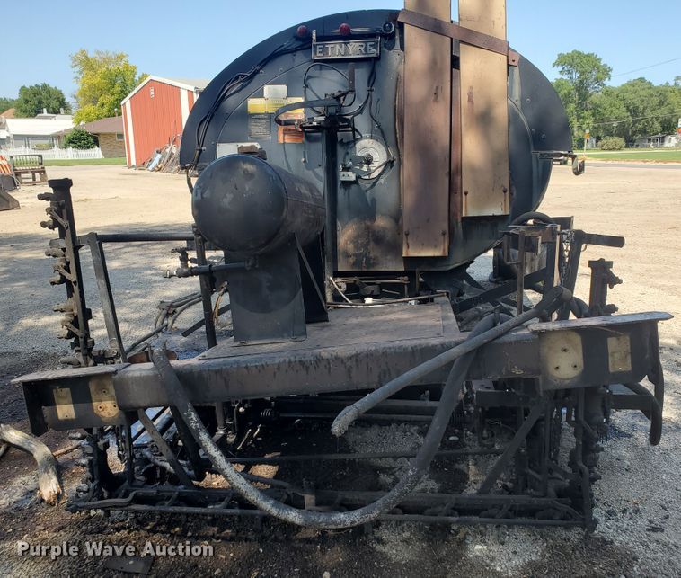 image for item JM9623 Entyre Black Topper  oil distributor tank bed