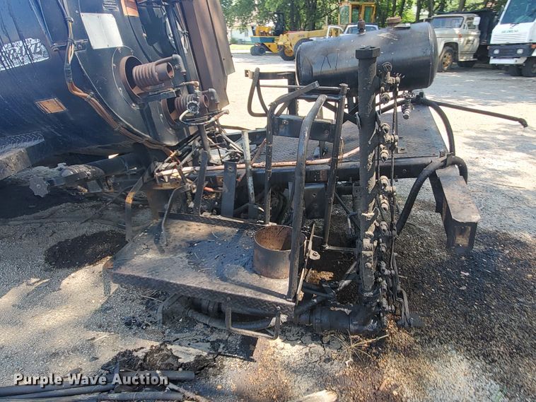 image for item JM9623 Entyre Black Topper  oil distributor tank bed