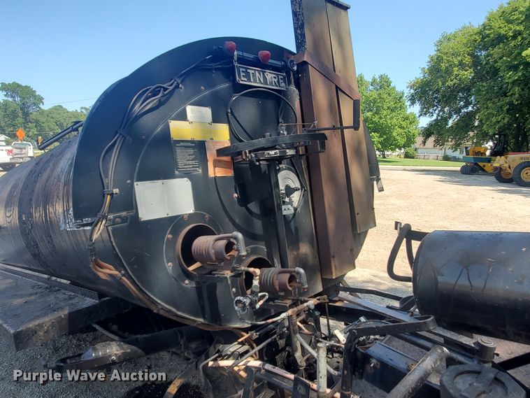 image for item JM9623 Entyre Black Topper  oil distributor tank bed