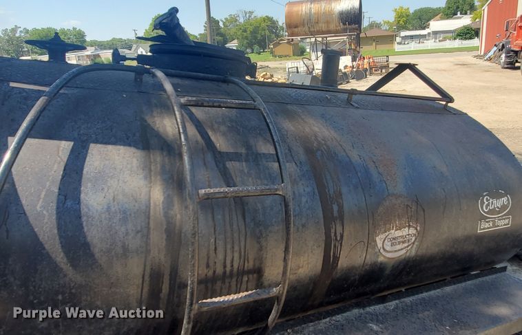 image for item JM9623 Entyre Black Topper  oil distributor tank bed