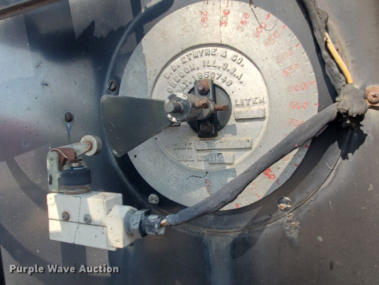 image for item JM9623 Entyre Black Topper  oil distributor tank bed