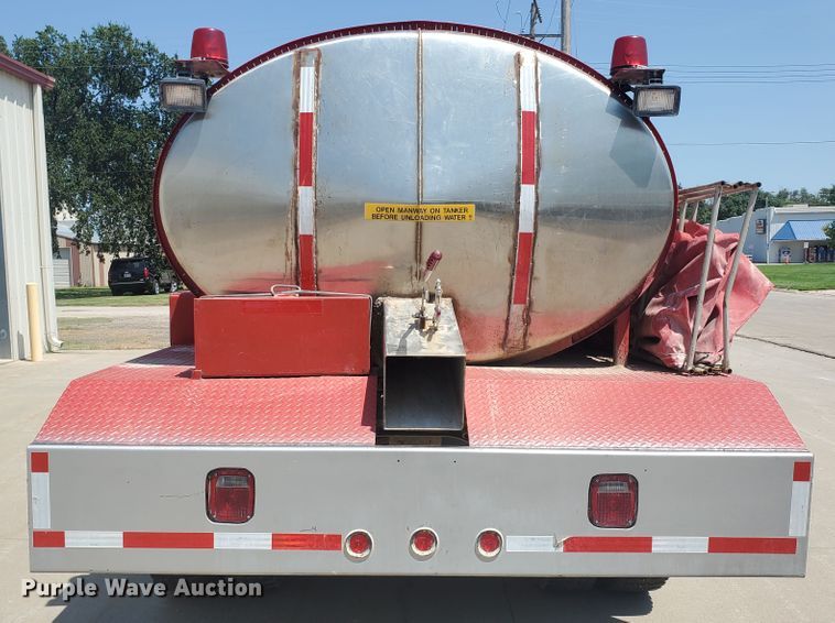 image for item JM9624 1984 Ford F800  water truck