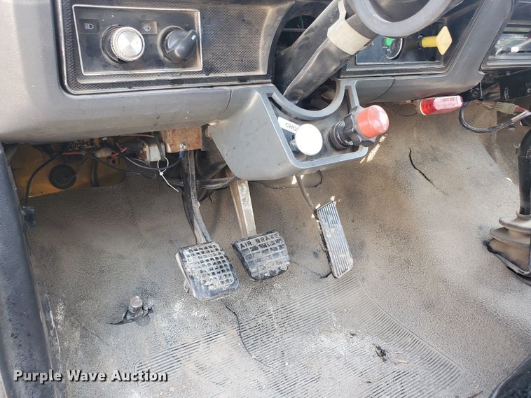 image for item JM9624 1984 Ford F800  water truck