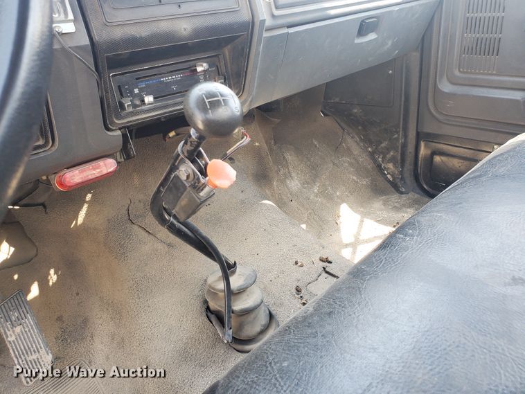 image for item JM9624 1984 Ford F800  water truck