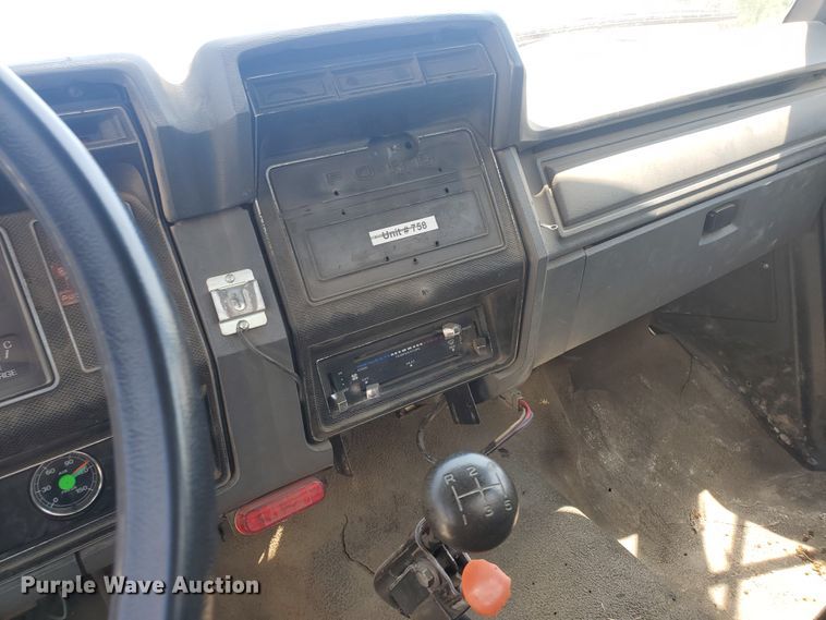 image for item JM9624 1984 Ford F800  water truck