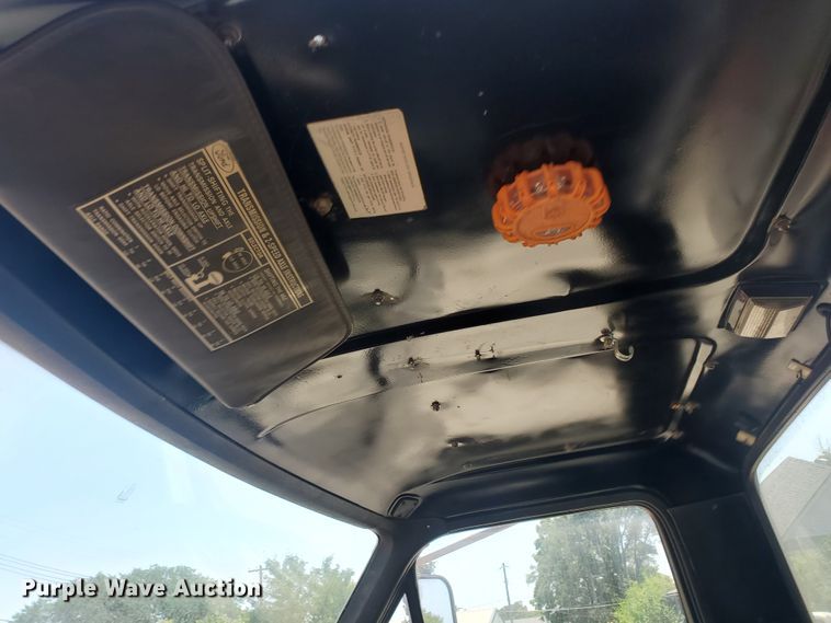 image for item JM9624 1984 Ford F800  water truck